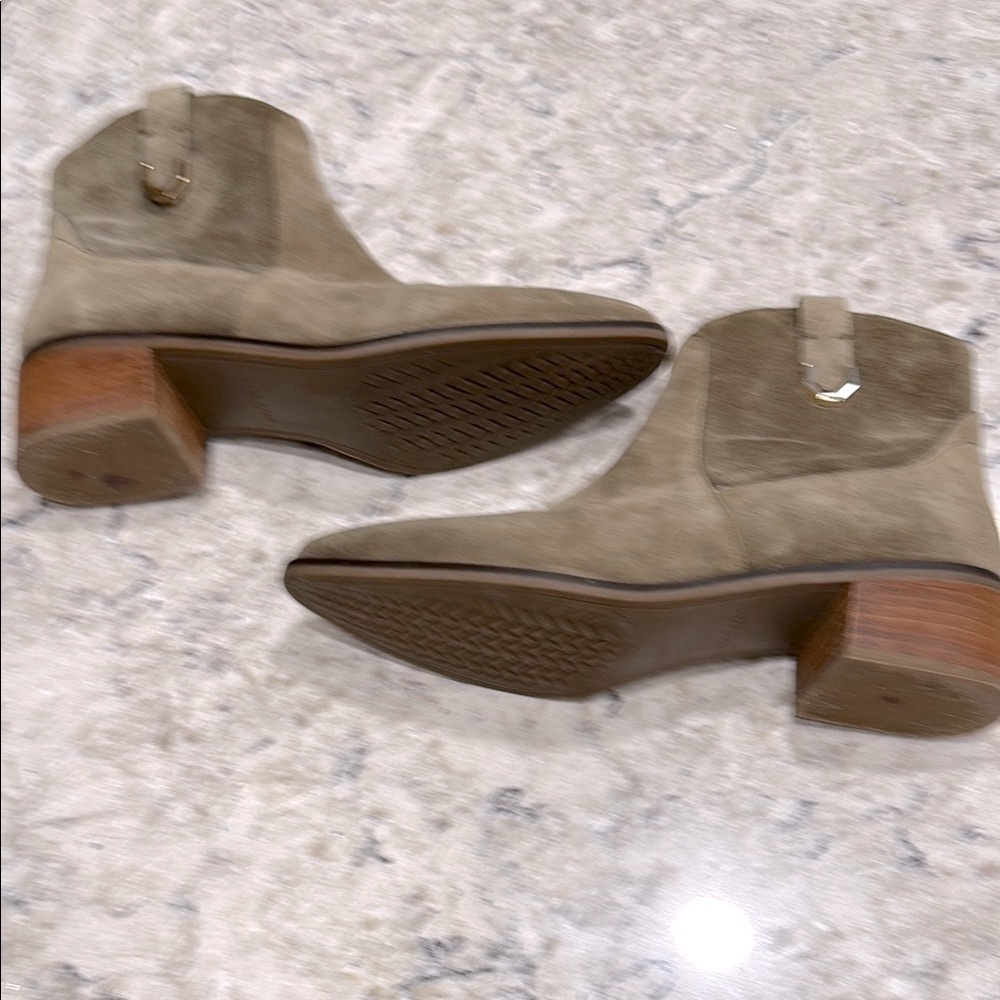 Do you wear Ankle Booties in the Summer with denim minis or shorts? Just asking